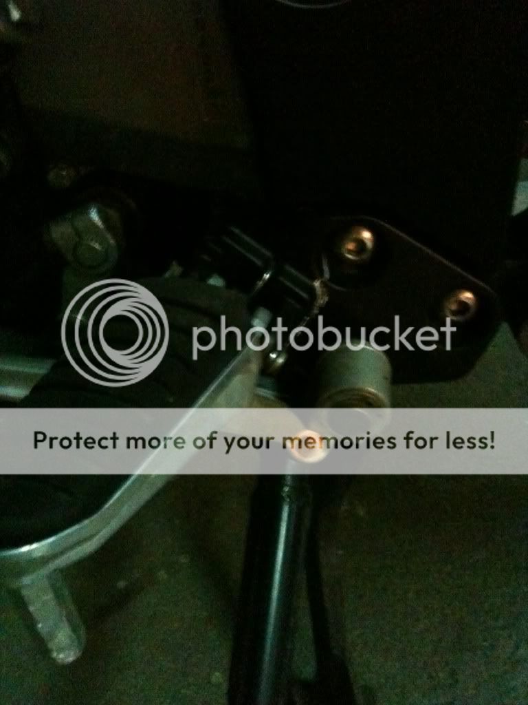 BROKEN SHIFT LEVER SUPPORT PLATE